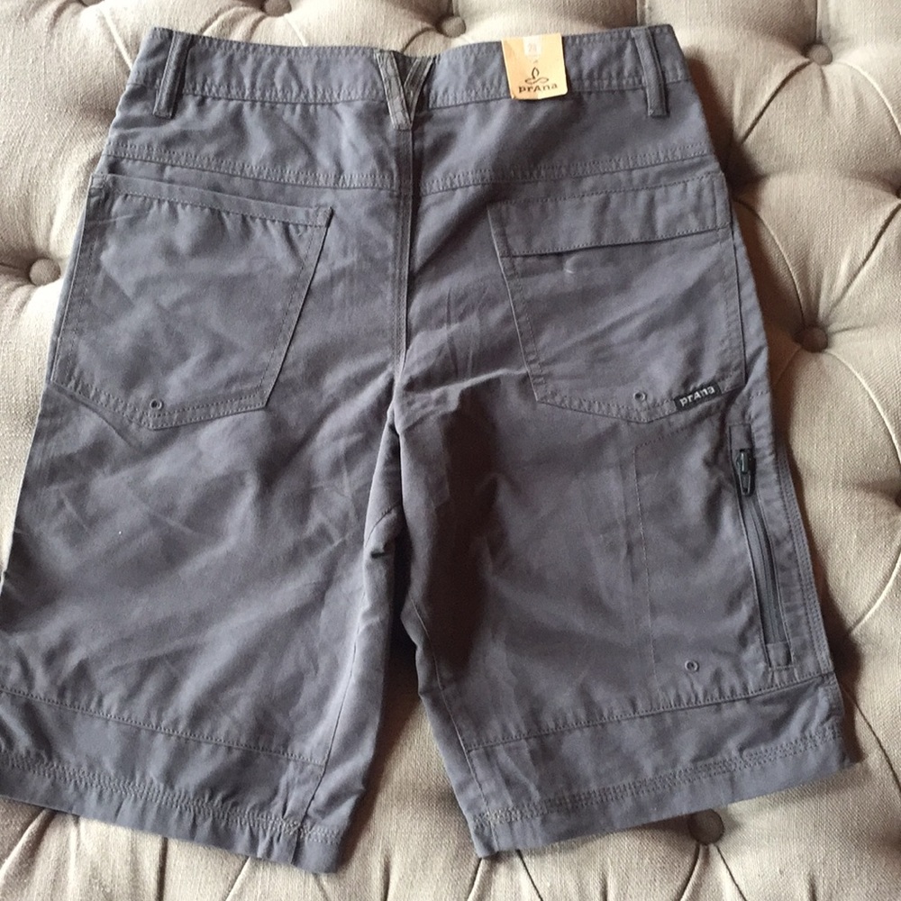 prAna Men’s Shorts size 28 -gray